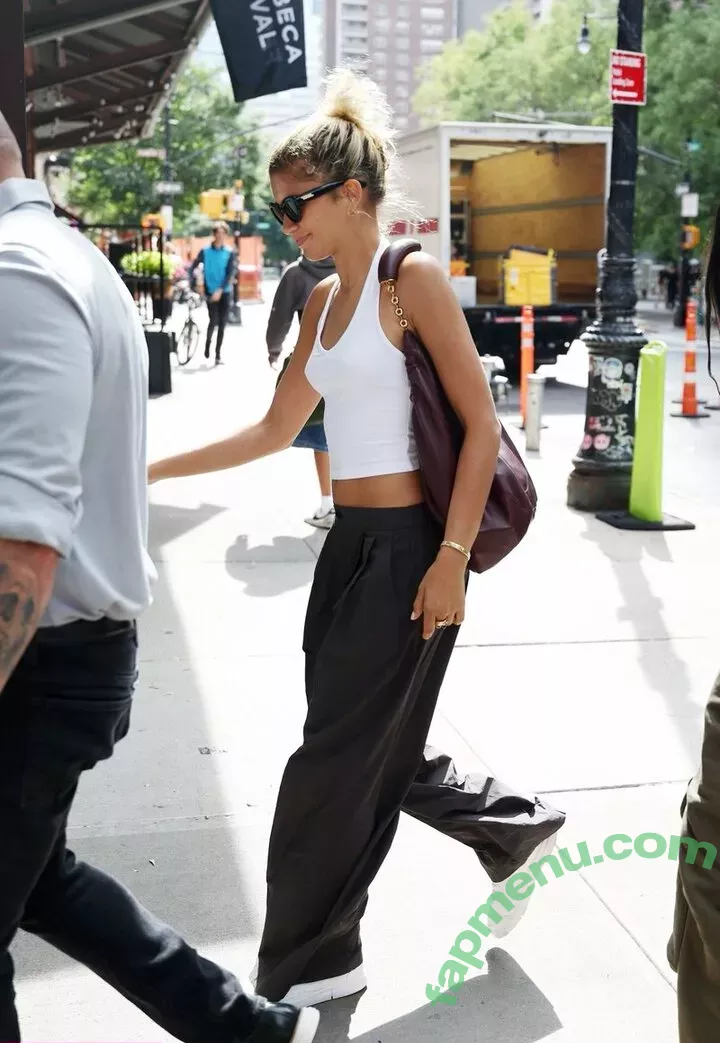 Zendaya nude photo #3248 (linda.voilet)
