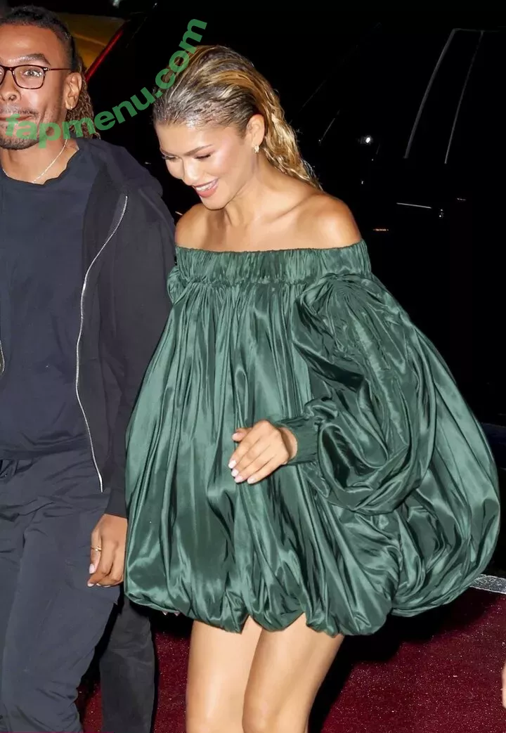 Zendaya nude photo #3265 (linda.voilet)