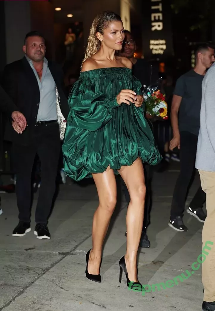 Zendaya nude photo #3287 (linda.voilet)