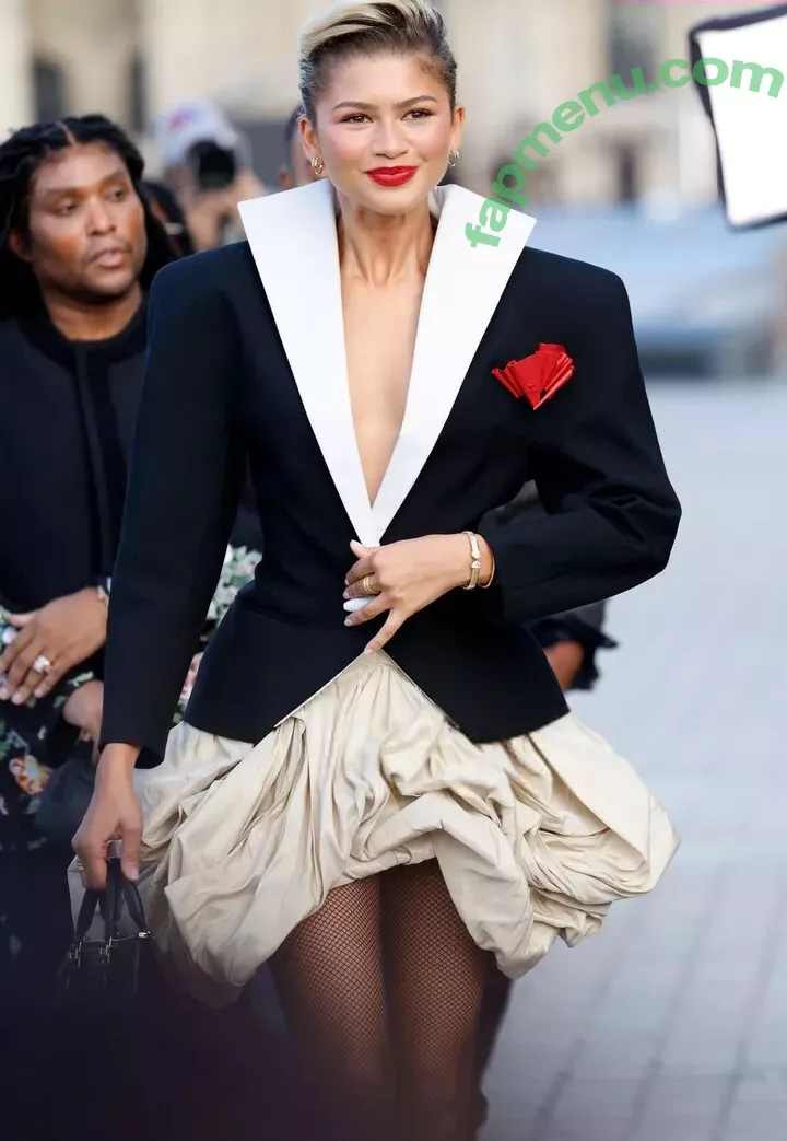 Zendaya nude photo #3333 (linda.voilet)