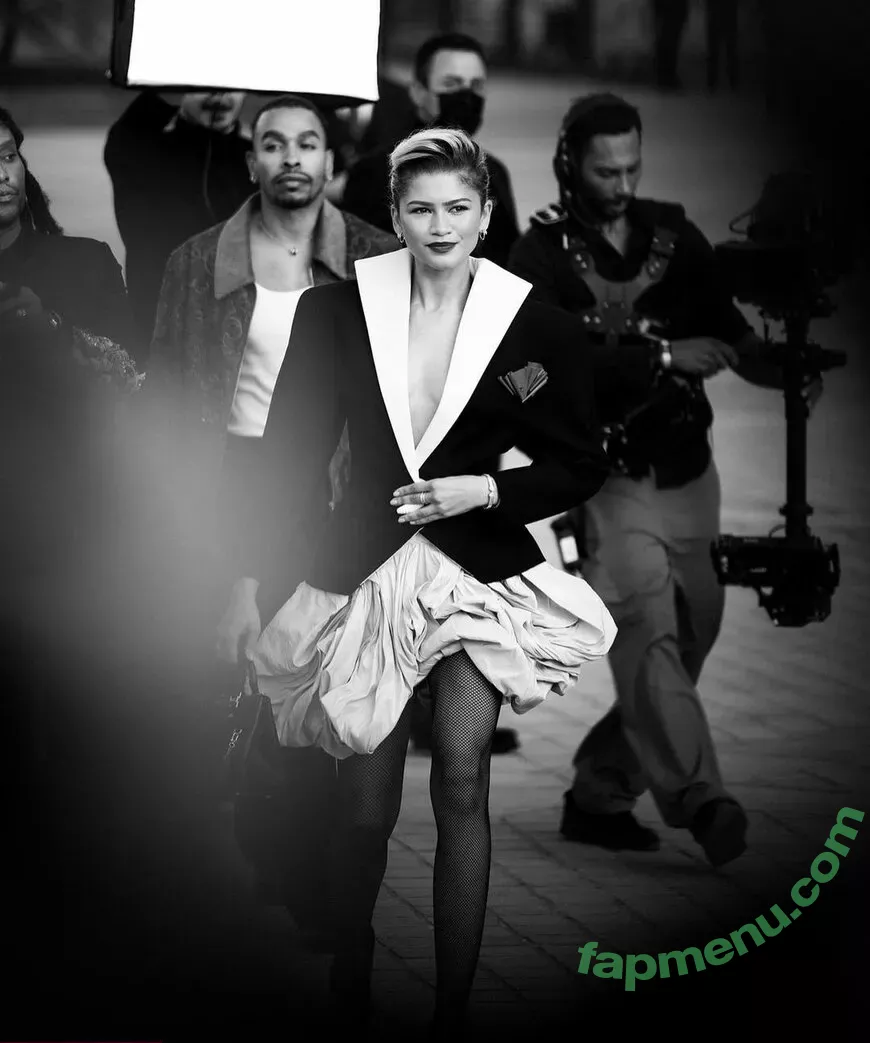 Zendaya nude photo #3343 (linda.voilet)