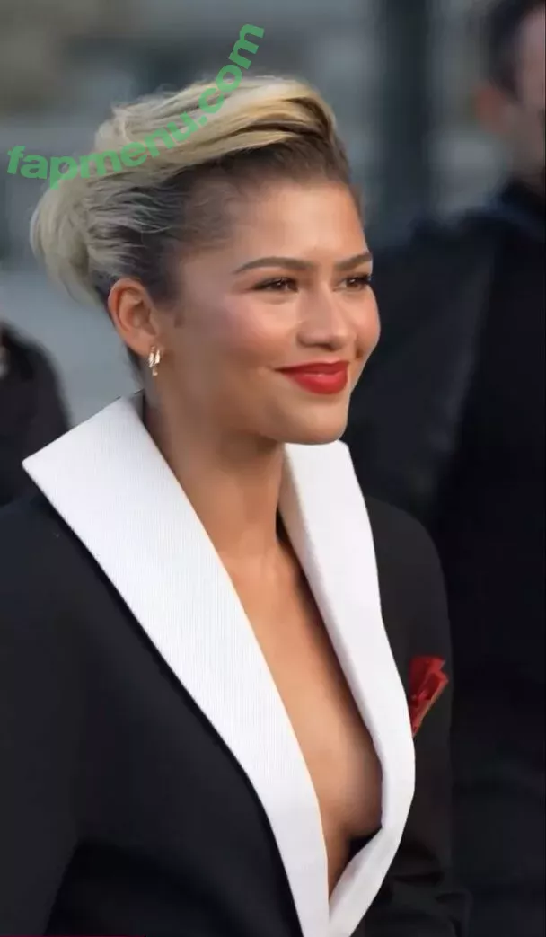 Zendaya nude photo #3357 (linda.voilet)