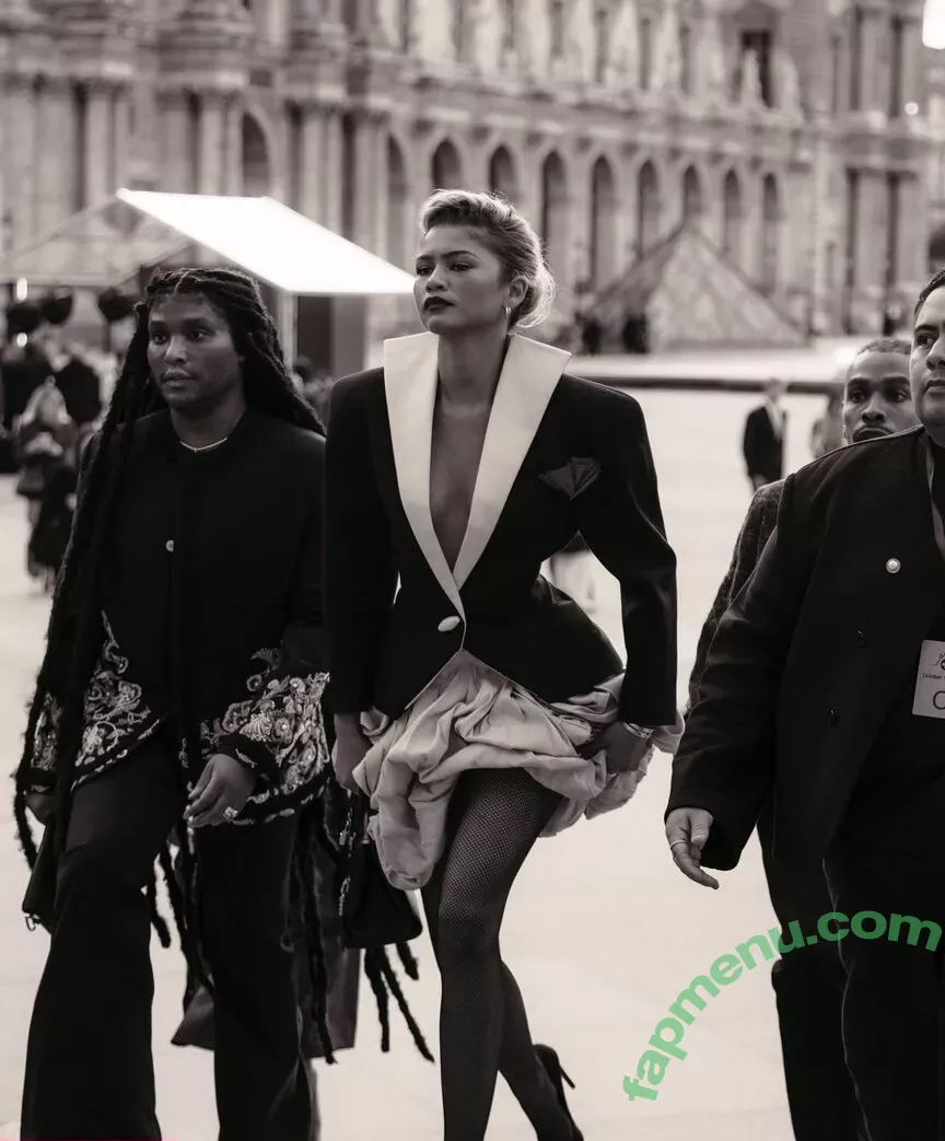 Zendaya nude photo #3363 (linda.voilet)