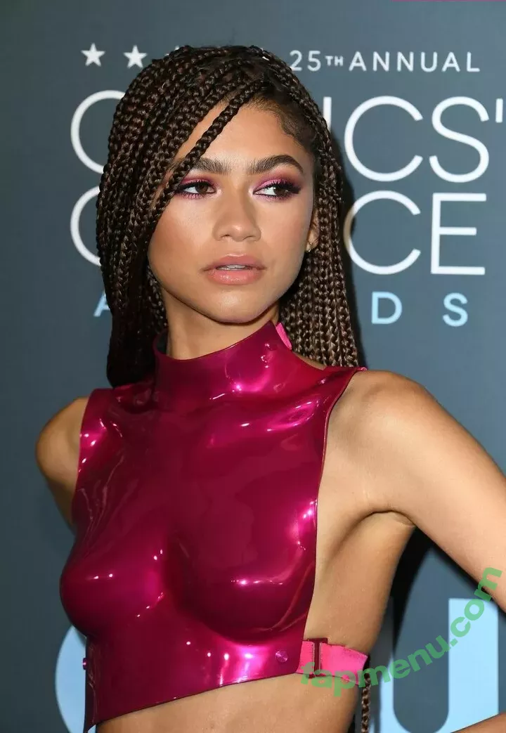 Zendaya nude photo #3633 (zayarose11)