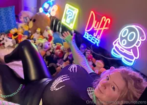 zenizoundszero / zeezy3 nude photo #0175