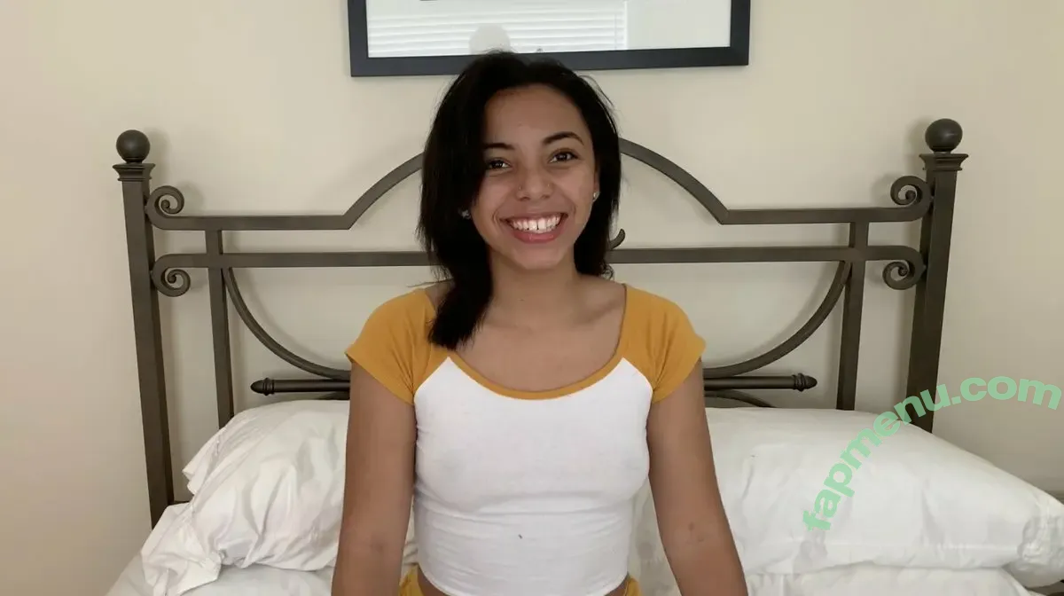 Zerella Skies nude photo #0081 (Zerellainthesky / Zerellaskies)