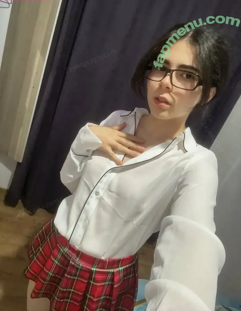 Zeynep çagış nude photo #0002 (Zeynep çagış)