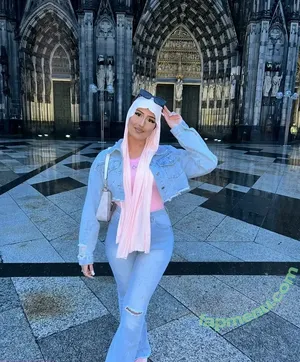 Zeynohijabi nude photo #0049