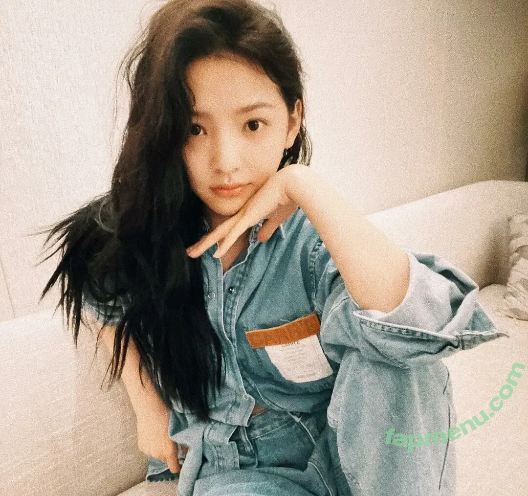 Zhang Ruonan nude photo #0002 (zhangruonannan / 章若楠)