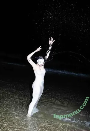 nude photo #0001
