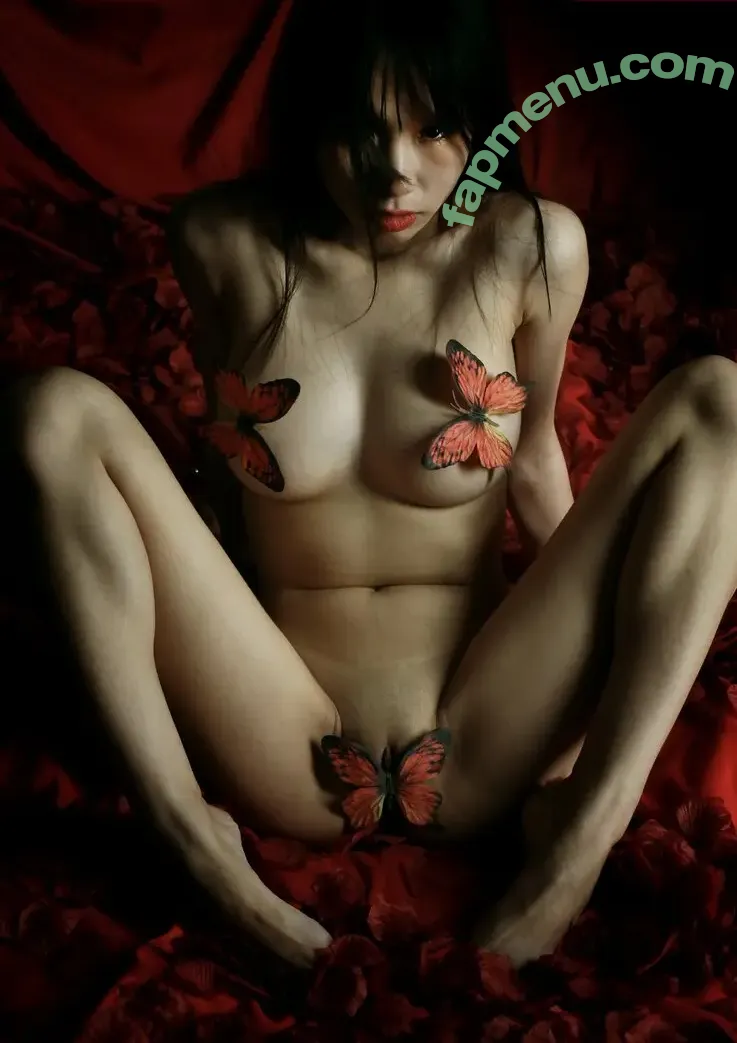 zhuitumoon nude photo #0105 (坠兔收光)