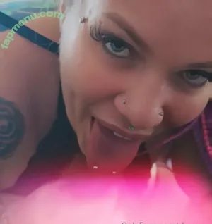 zhxoxau / zoehunterxox nude photo #0022