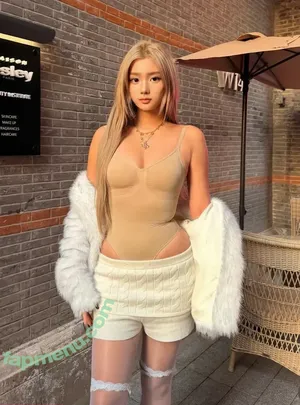 zigechez / 紫格 nude photo #0219