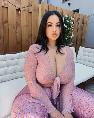 Zina Hadid / moroccanzina_ / therealzinax / zinahadid nude photo #0068