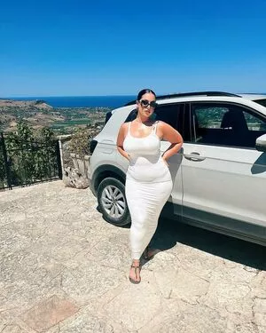 Zina Hadid / moroccanzina_ / therealzinax / zinahadid nude photo #0091