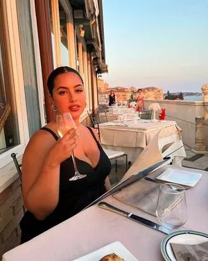 Zina Hadid / moroccanzina_ / therealzinax / zinahadid nude photo #0099