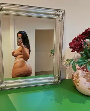 Zina Hadid / moroccanzina_ / therealzinax / zinahadid nude photo #0119