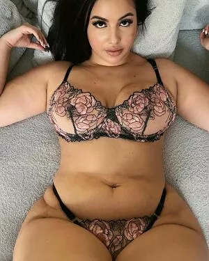 Zina Hadid / moroccanzina_ / therealzinax / zinahadid nude photo #0159