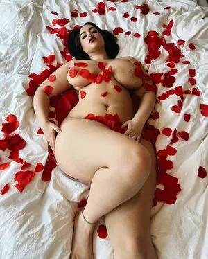 Zina Hadid / moroccanzina_ / therealzinax / zinahadid nude photo #0168
