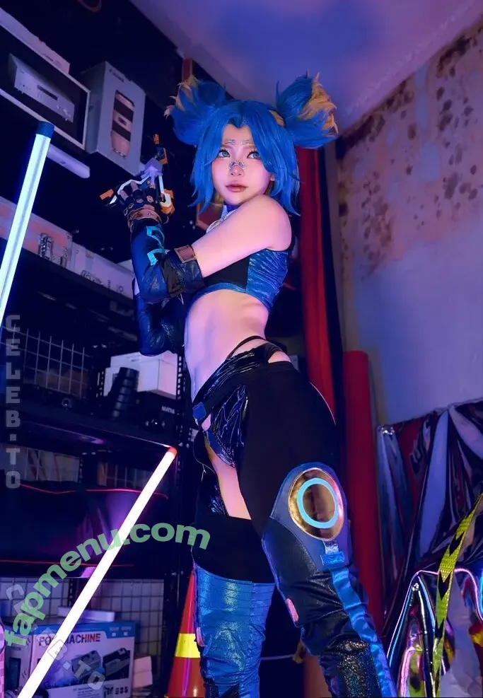 ZinieQ nude photo #0864 (Zinieqcosplayer / zinieqcute)