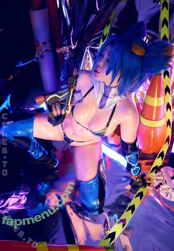 ZinieQ nude photo #0881 (Zinieqcosplayer / zinieqcute)