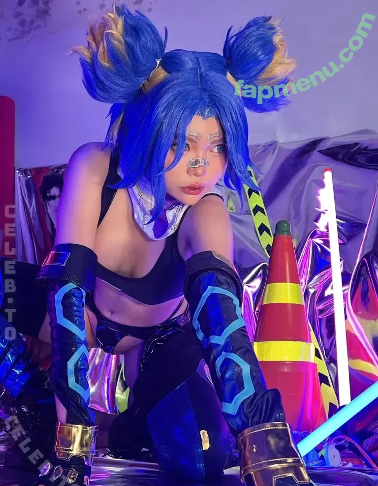 ZinieQ nude photo #0898 (Zinieqcosplayer / zinieqcute)