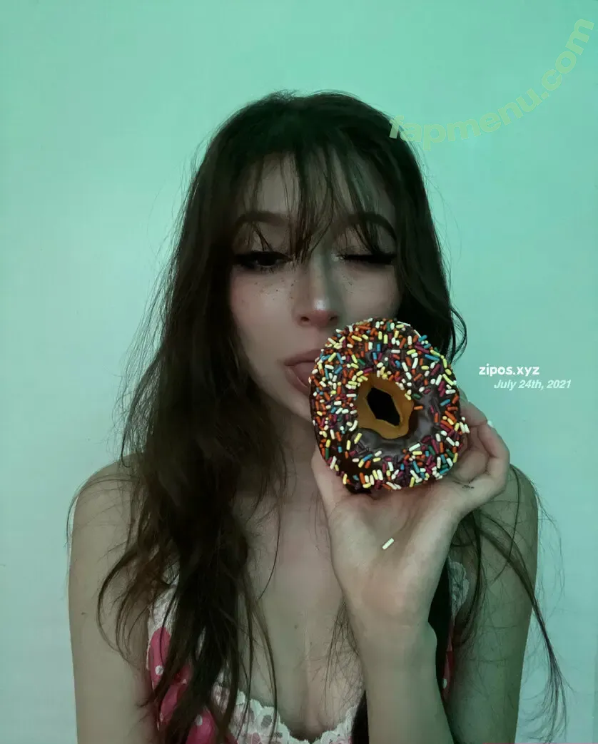 zipoz nude photo #0050 (Alyssa Alessio / _xyzaly)