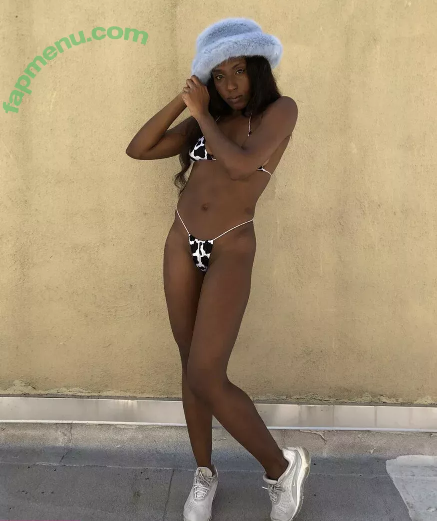 Ziwef nude photo #0012 (Ziwerekoru Fumudoh)