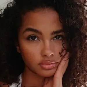 Znefer_ / Majel Udjate nude photo #0041