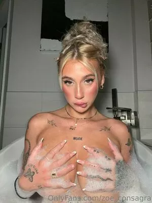 Zoe Consagra / lifeinaspiritualsense / zoe_consagra nude photo #0006