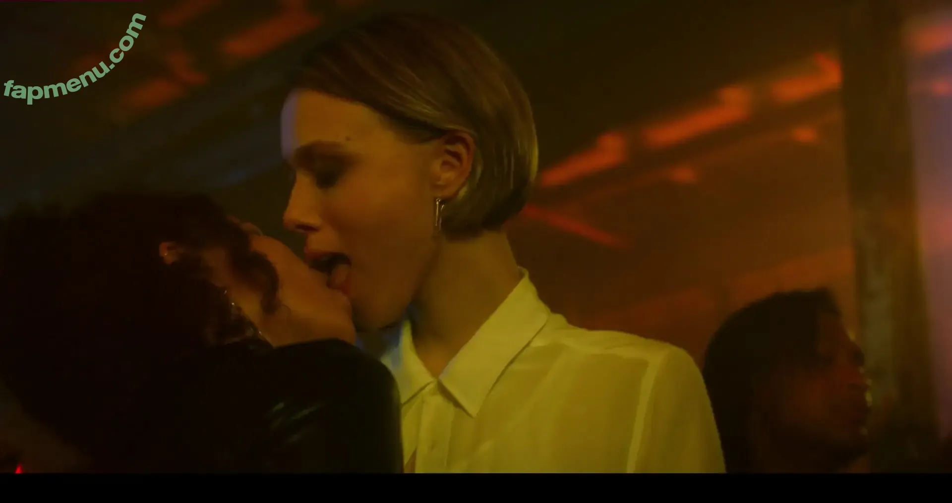 Zoe Kravitz nude photo #0503 (zoeisabellakravitz)