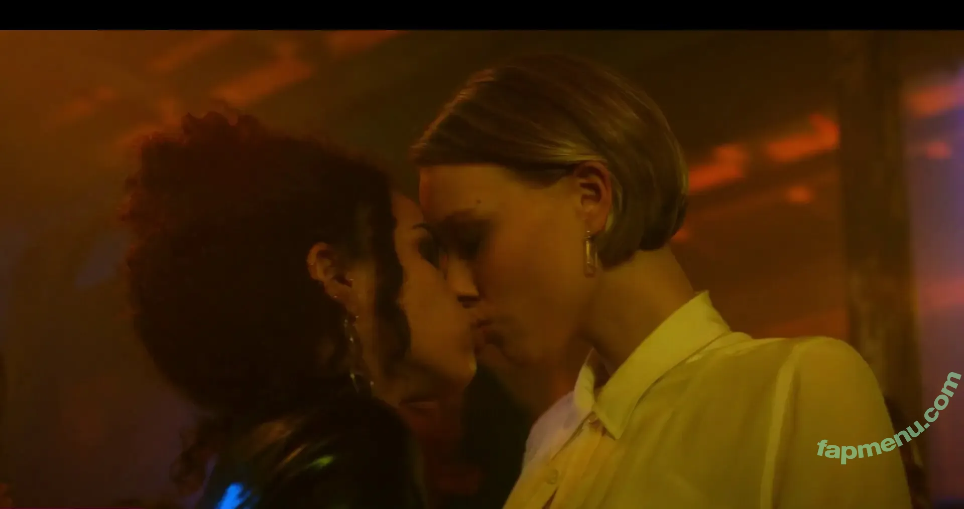 Zoe Kravitz nude photo #0506 (zoeisabellakravitz)