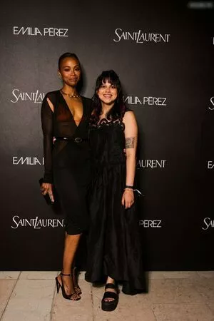 Zoe Saldana / zoesaldana nude photo #0591