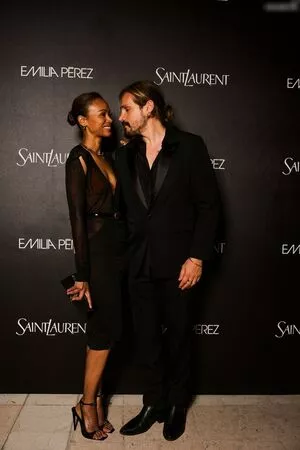 Zoe Saldana / zoesaldana nude photo #0592