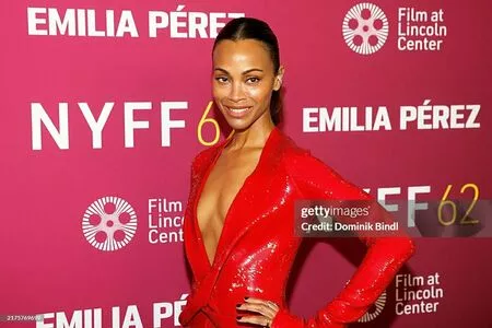 Zoe Saldana / zoesaldana nude photo #0624