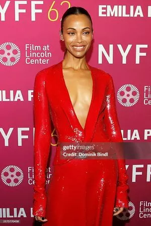 Zoe Saldana / zoesaldana nude photo #0631