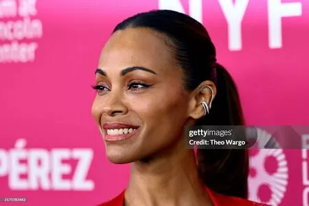 Zoe Saldana / zoesaldana nude photo #0634