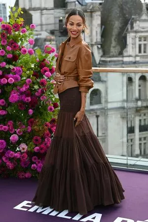 Zoe Saldana / zoesaldana nude photo #0650