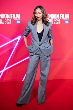 Zoe Saldana / zoesaldana nude photo #0655