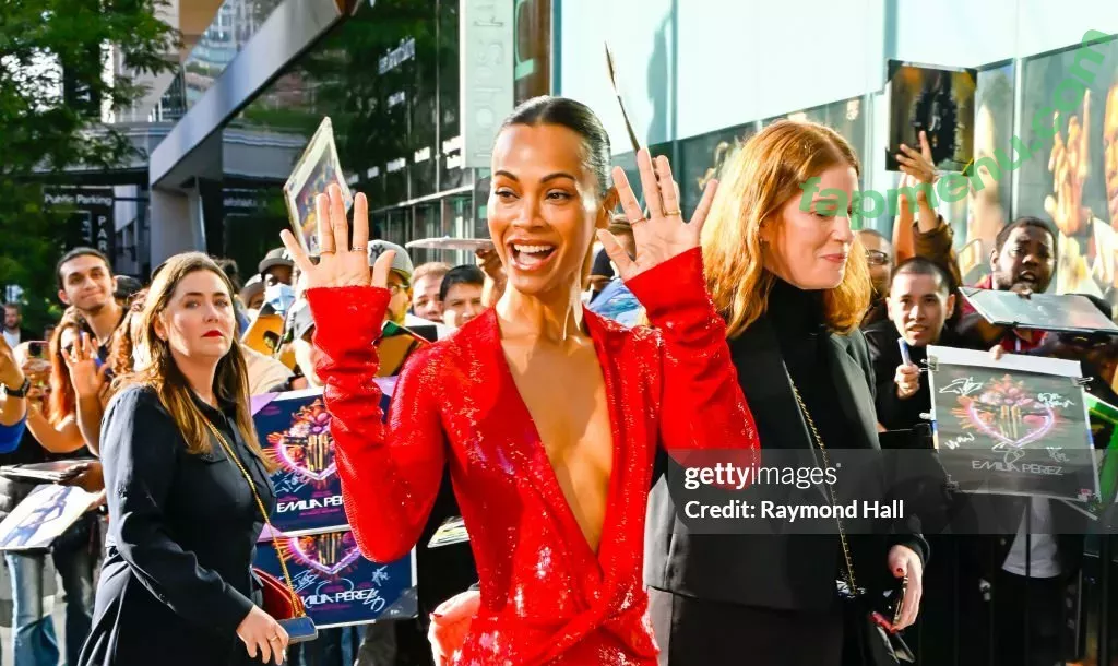 Zoe Saldana nude photo #0620 (zoesaldana)