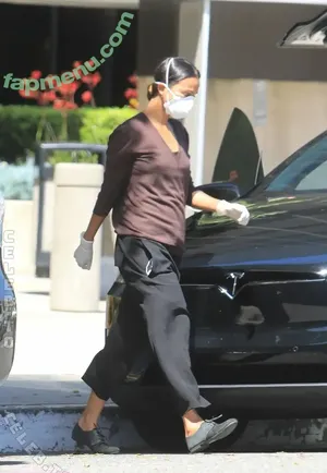 Zoe Saldana / zoesaldana nude photo #1047