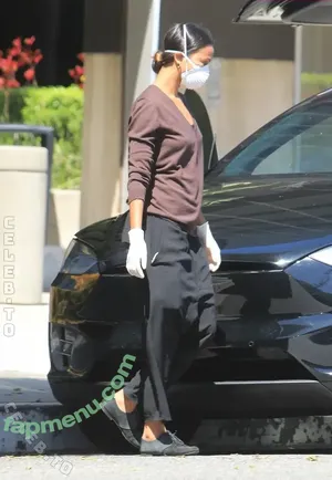 Zoe Saldana / zoesaldana nude photo #1051