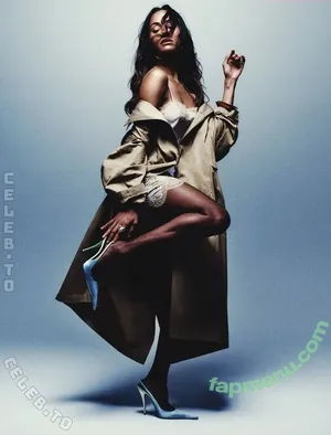 Zoe Saldana / zoesaldana nude photo #1069