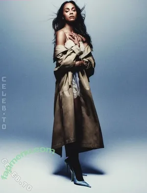 Zoe Saldana / zoesaldana nude photo #1074