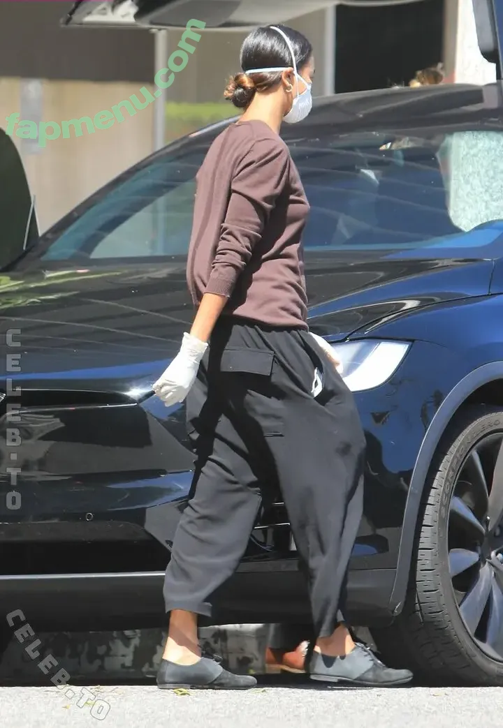 Zoe Saldana nude photo #1046 (zoesaldana)