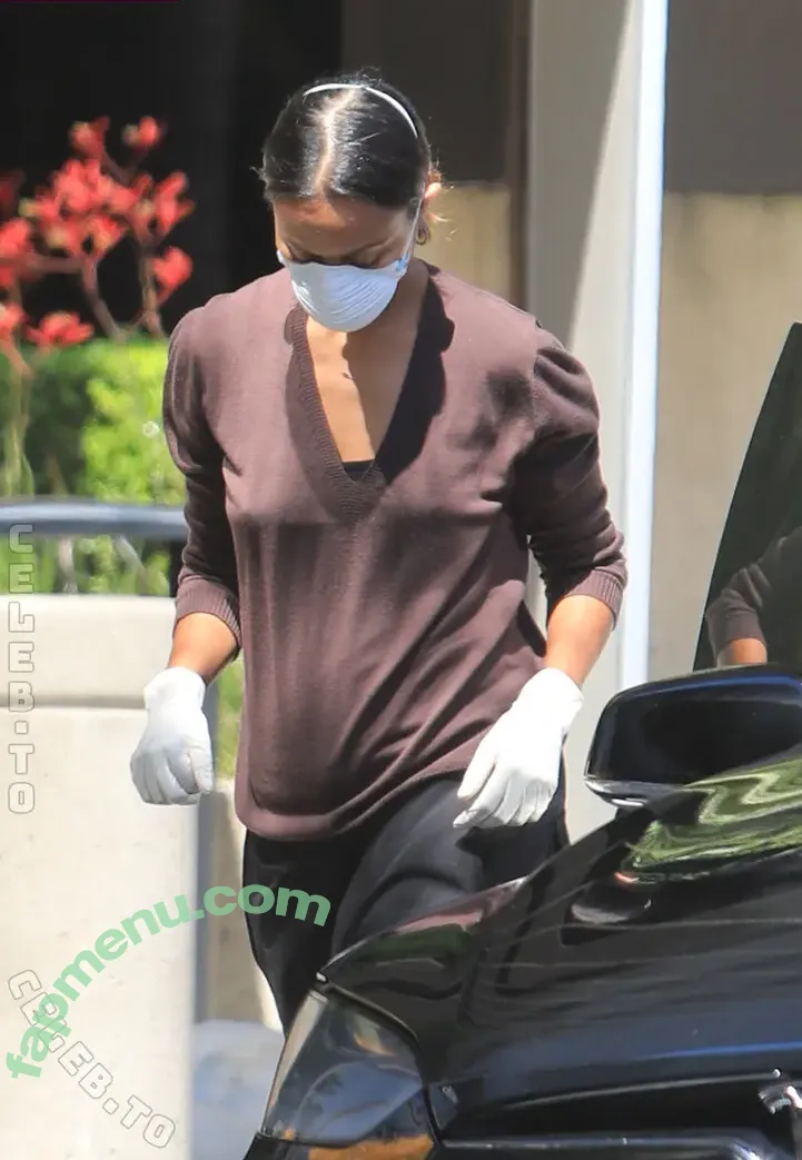 Zoe Saldana nude photo #1050 (zoesaldana)