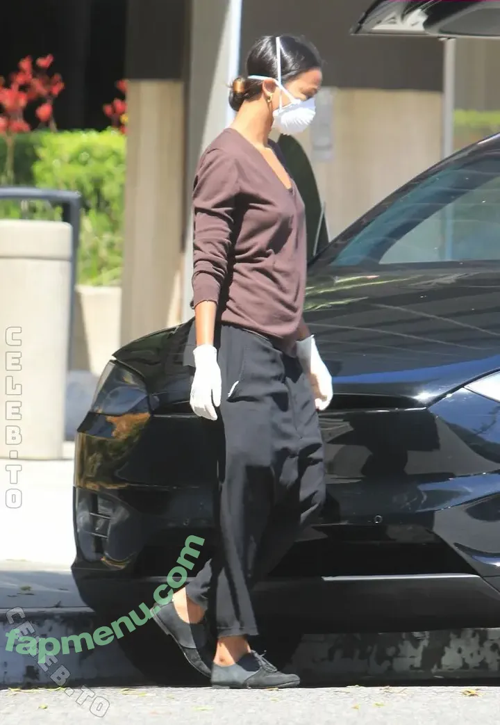 Zoe Saldana nude photo #1051 (zoesaldana)