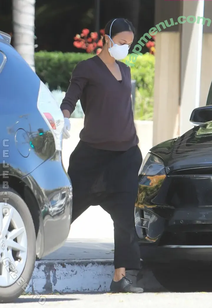 Zoe Saldana nude photo #1055 (zoesaldana)