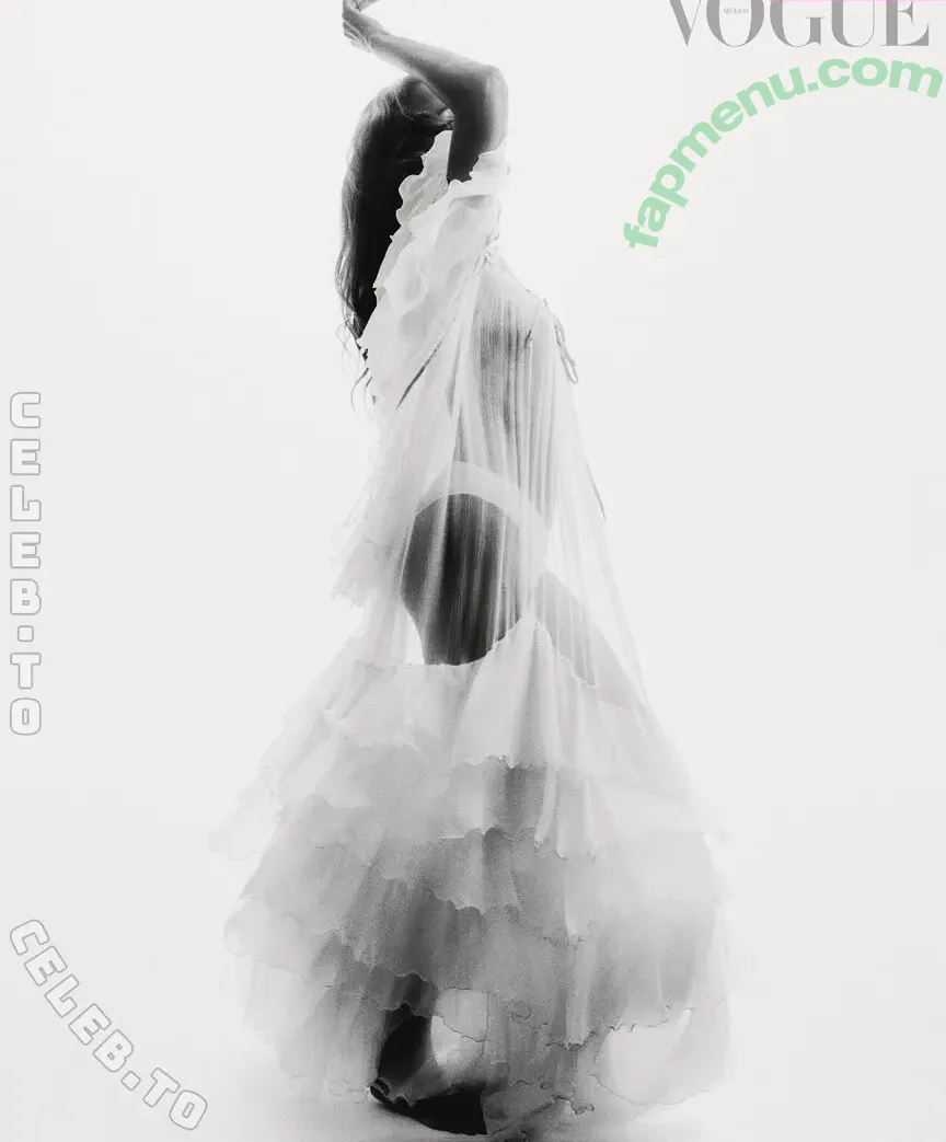 Zoe Saldana nude photo #1063 (zoesaldana)