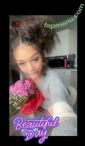 zoebae7 / zoebaemodel nude photo #0007